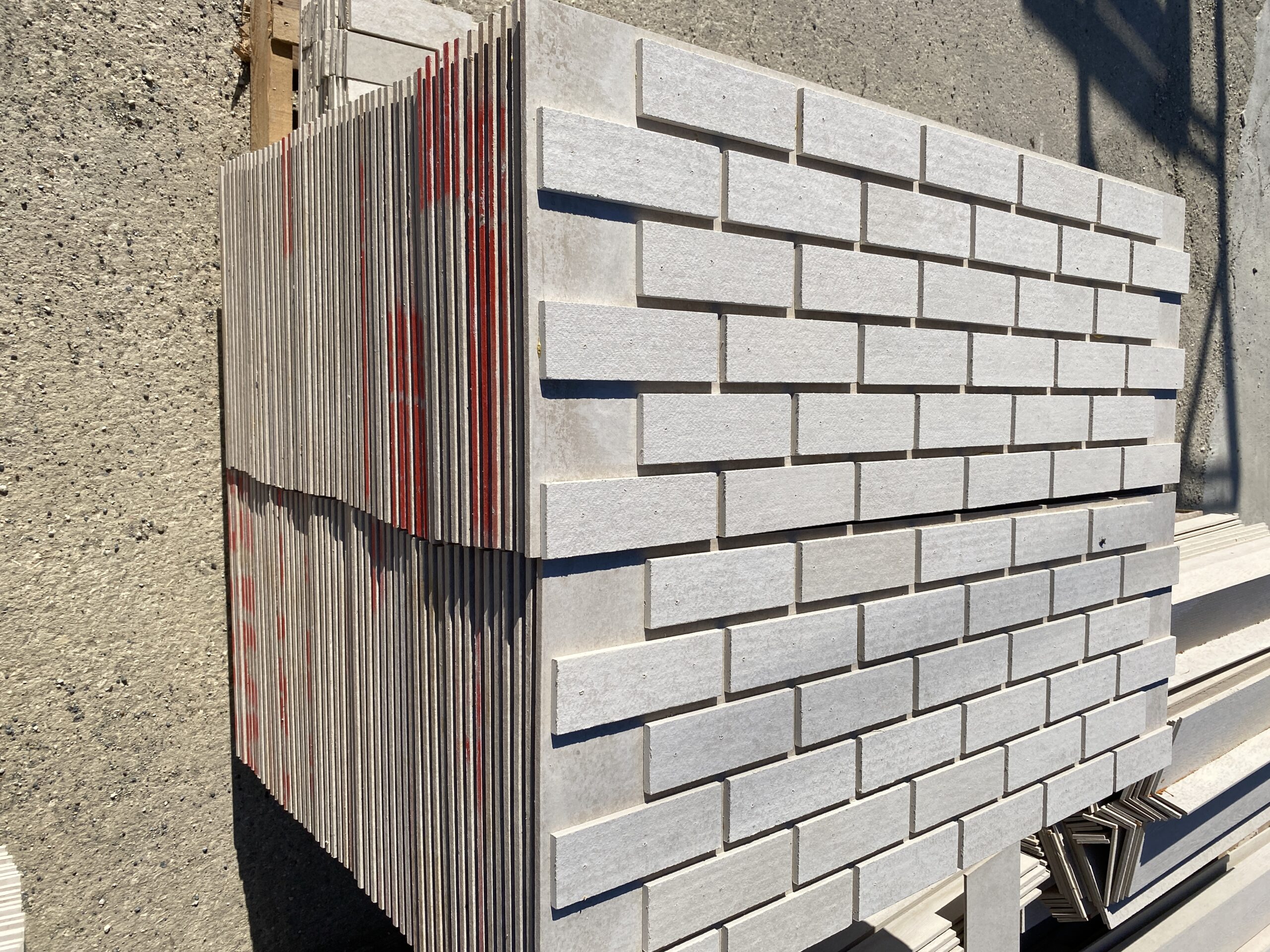 Betopan Fibercement Şaşırtmalı Tuğla Desenli Levha 8+10 mm 46*125 - Görsel 2