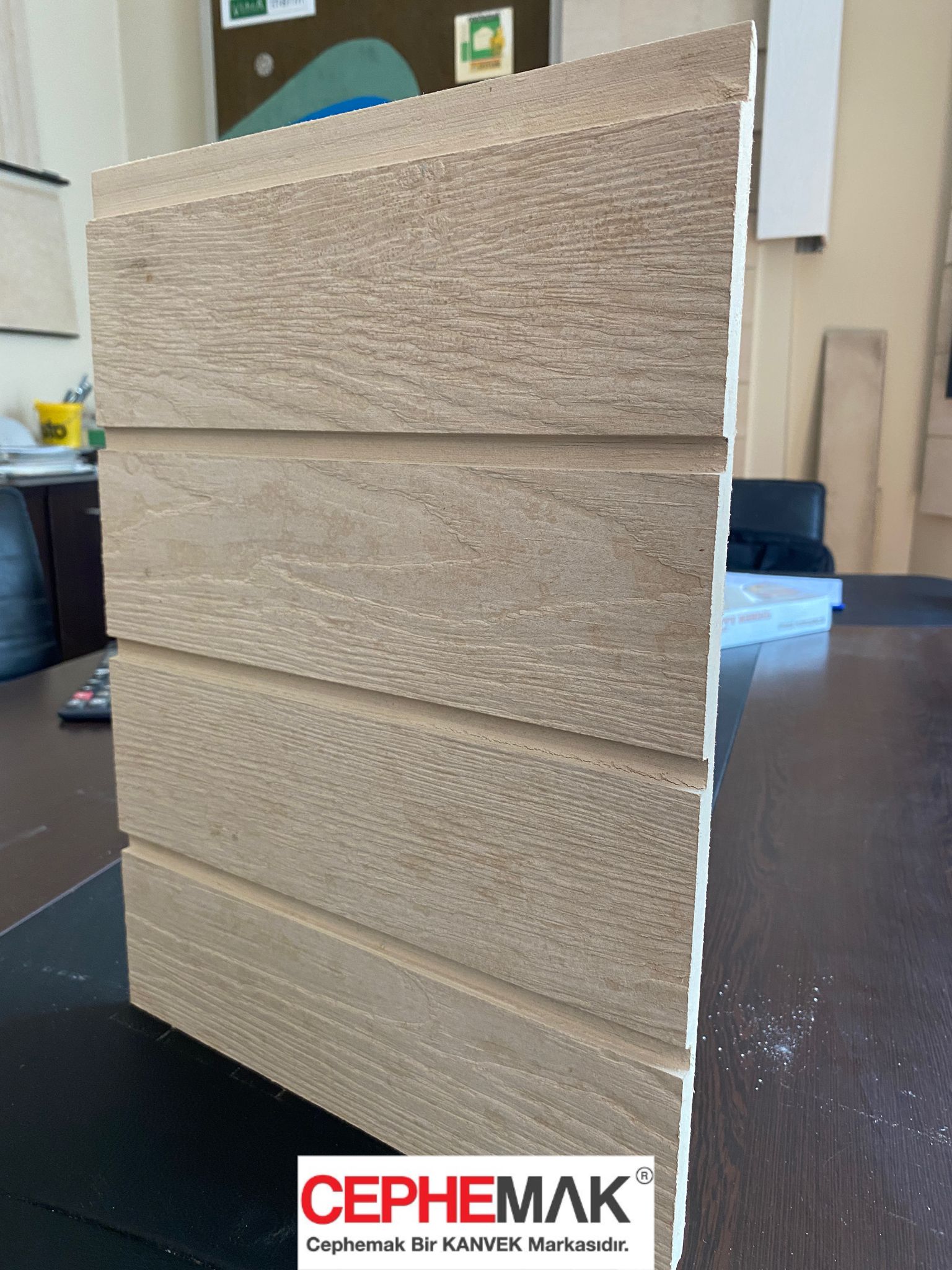 Betopan Fibercement Ahşap Ceviz Ağacı Desenli 3 Derz li Fugalı Lamba Zıvanalı Levha 10 mm 405×2500 - Görsel 4